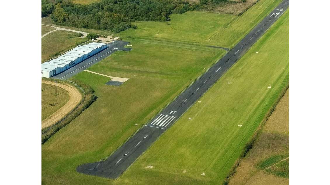 Opportunités A louer terrains aérodrome Libourne