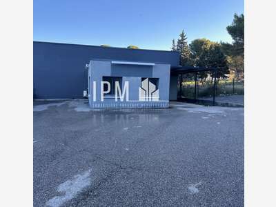 A louer terrain 3000m² + bureau à Martigues