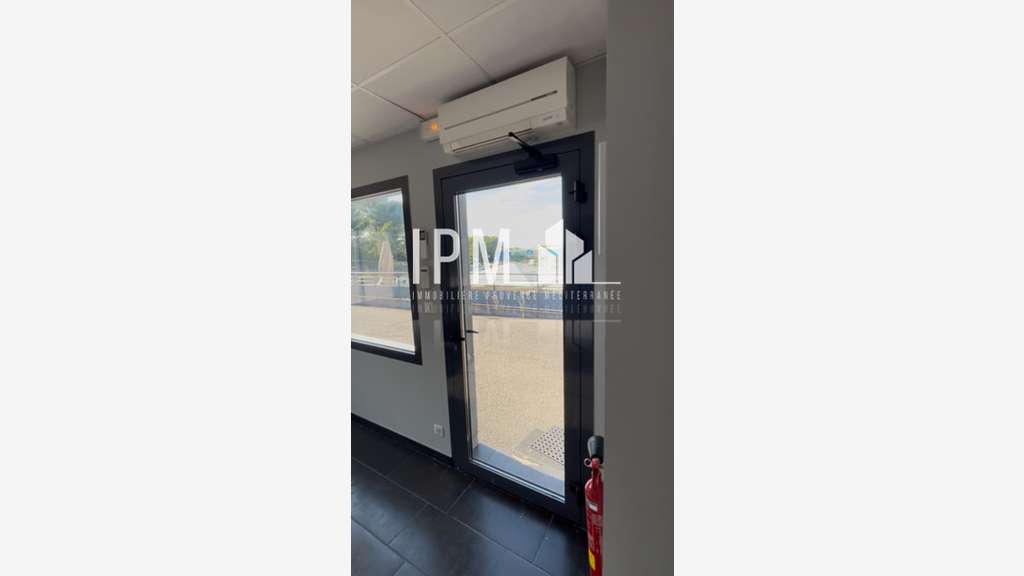 A louer terrain de 800m² + bureau à Martigues
