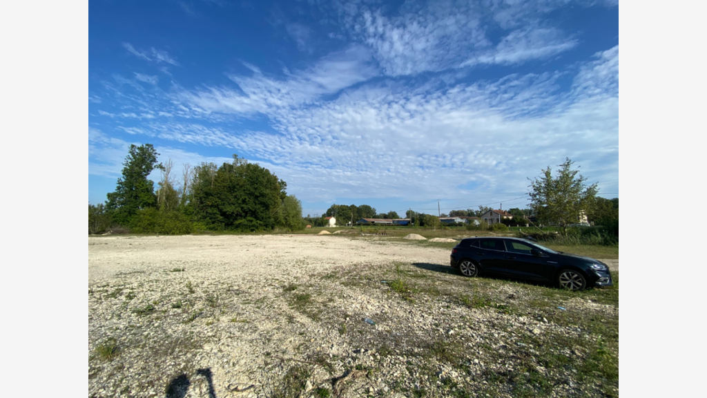 Terrain viabilisé 8000m² à louer à Migennes (89)