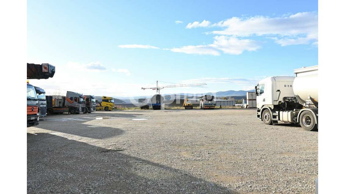 A louer terrain 4000m² sécurisé à Ternay accès A7