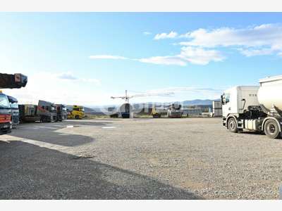 A louer terrain 4000m² sécurisé à Ternay accès A7