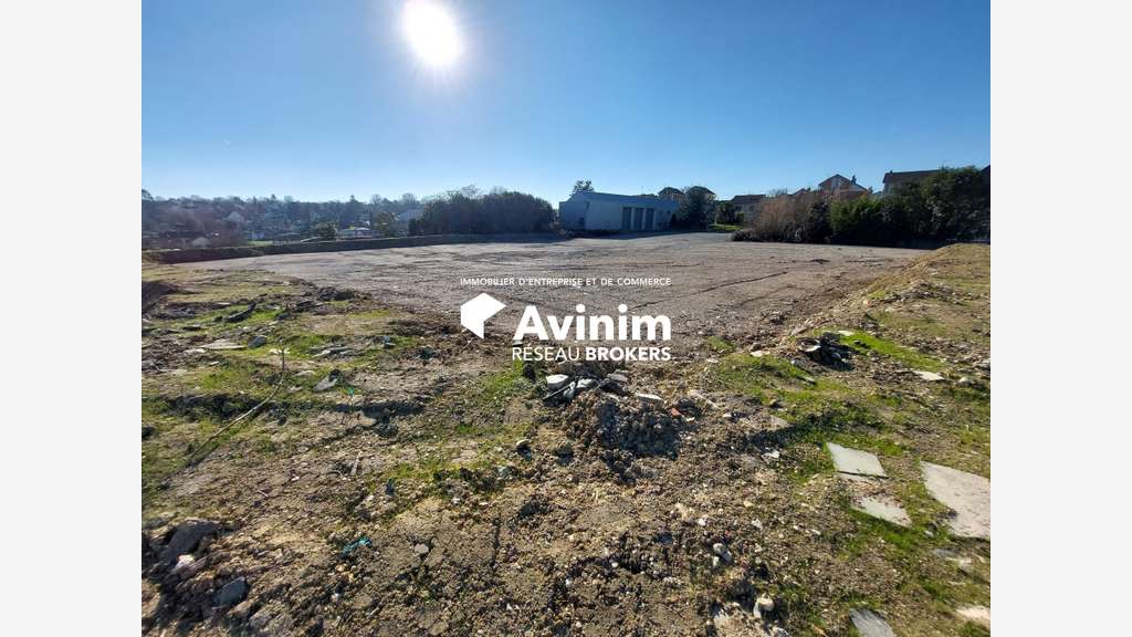 Terrain industriel 7270m² à Villeneuve-le-Roi