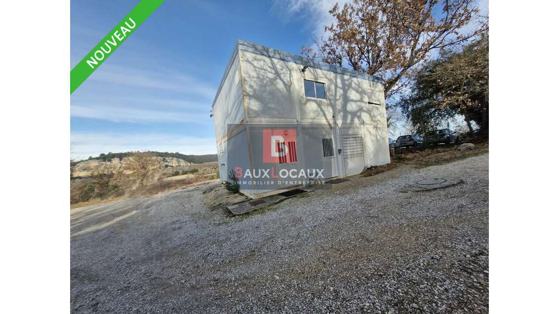 Terrain 2092m² à louer à Saint-Paul-lès-Durance