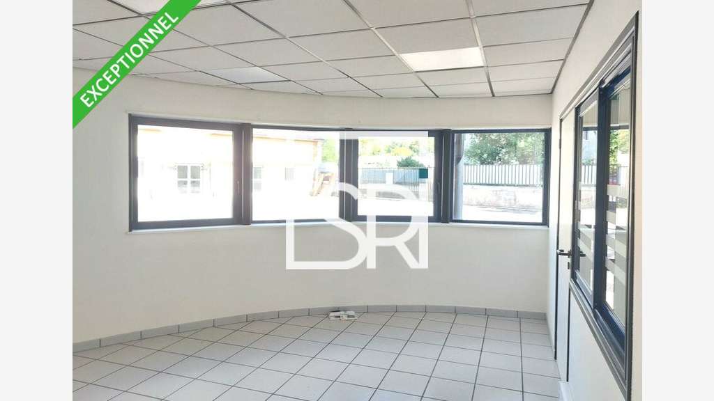 Bureaux rénovés de 200m² à louer à Thiers