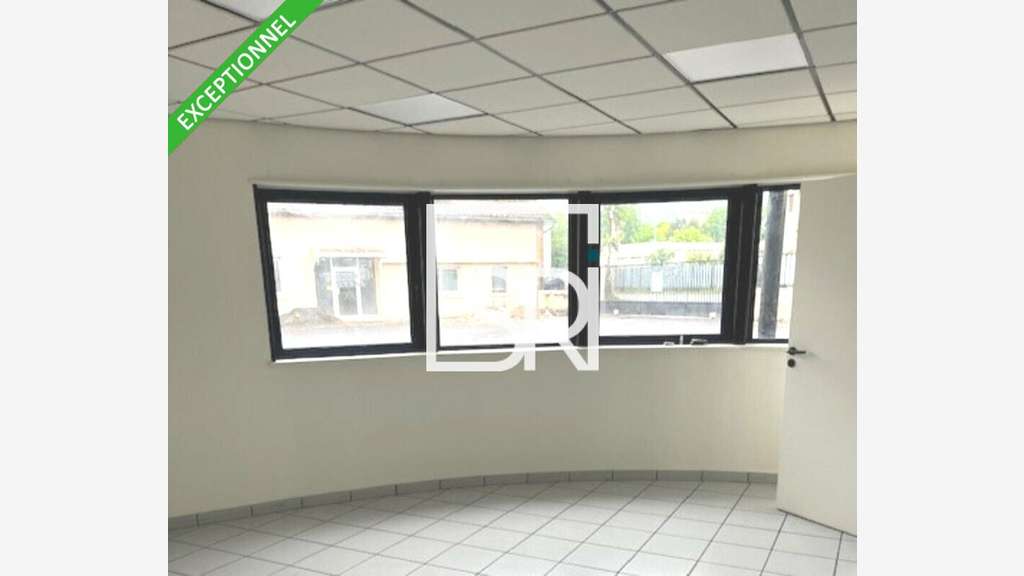Bureaux rénovés de 200m² à louer à Thiers