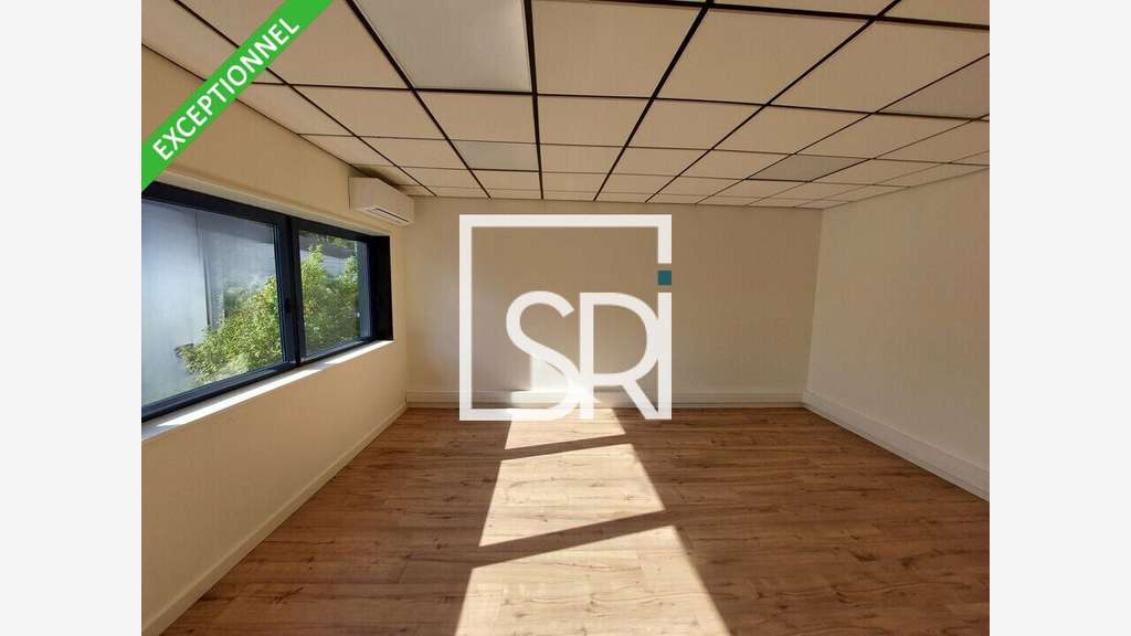 Bureaux rénovés de 200m² à louer à Thiers
