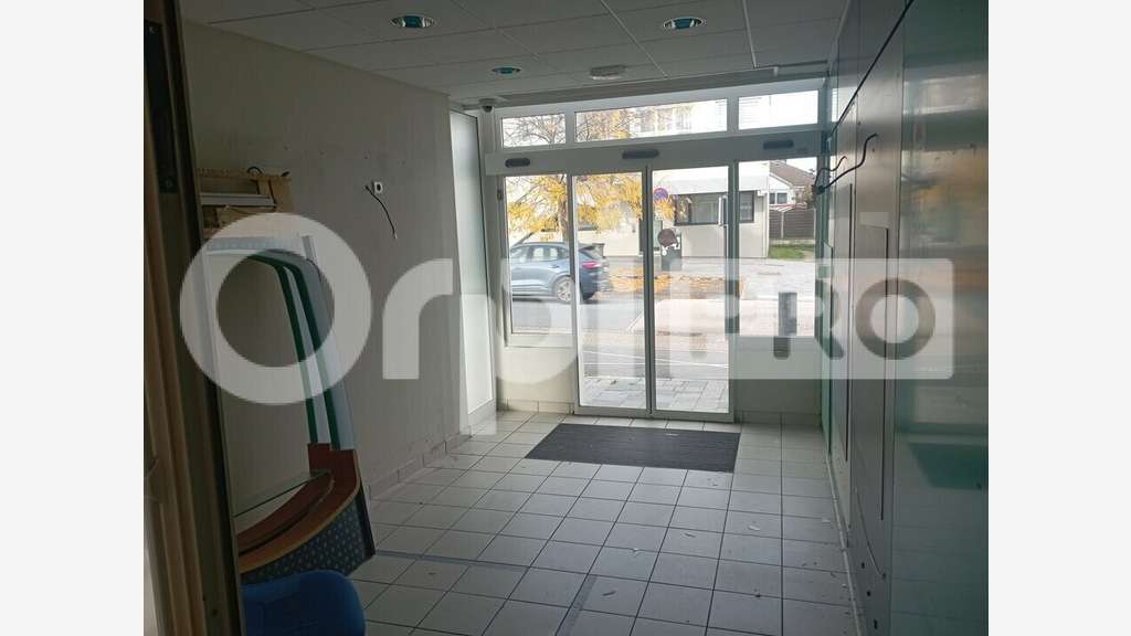 Local commercial 191m² à louer à Reims Tinqueux 