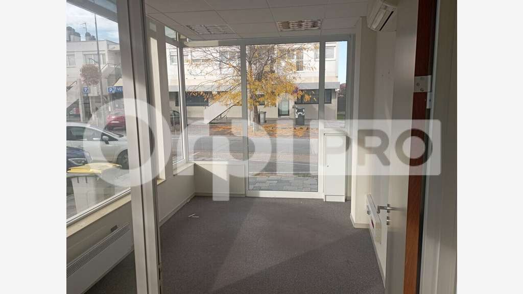 Local commercial 191m² à louer à Reims Tinqueux 