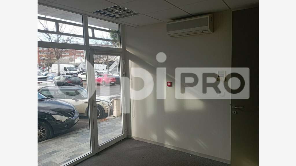 Local commercial 191m² à louer à Reims Tinqueux 