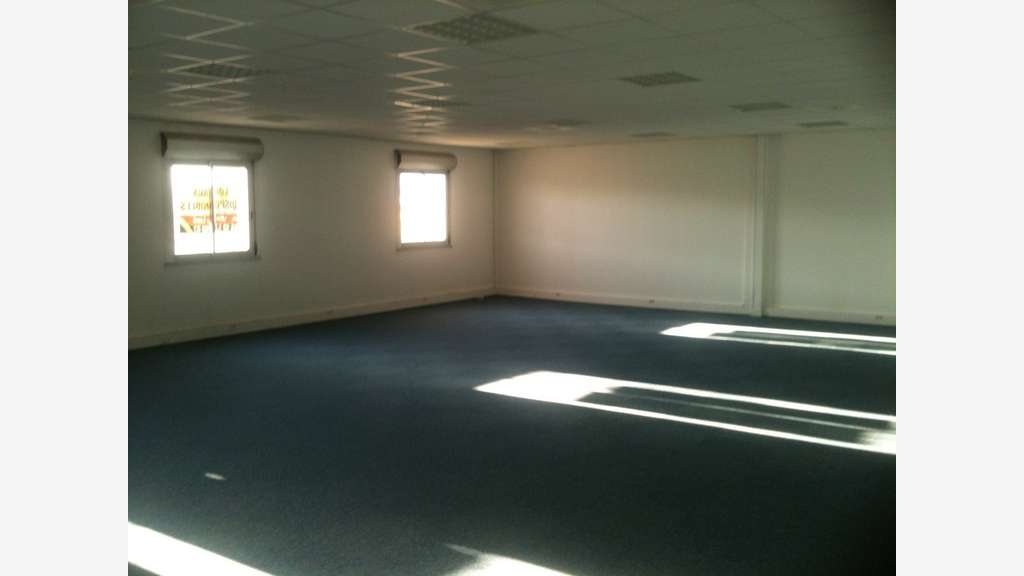 Loue bureaux 240m² Toulouse Nord Est croix Daurade
