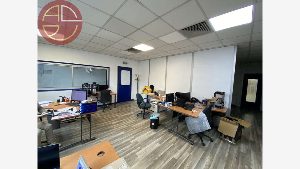 Location local 776m² à Toulouse Nord Est Fondeyre