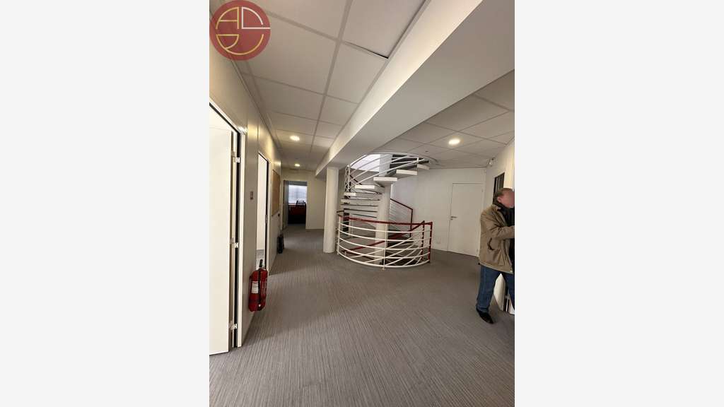 Loue bureaux atypiques 340m² Toulouse Sept Deniers