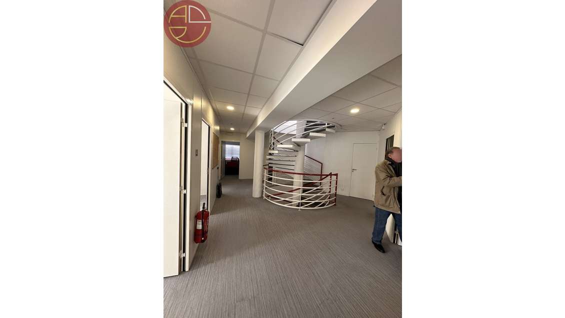 Loue bureaux atypiques 340m² Toulouse Sept Deniers