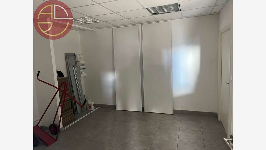 A louer entrepôt 263m² Toulouse Sud Ouest Larrieu