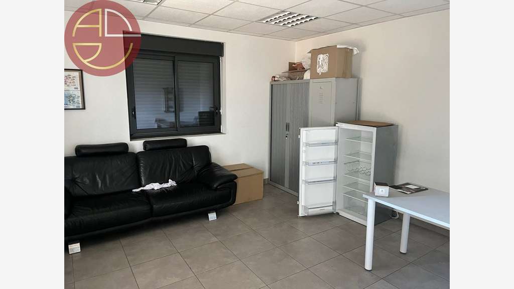 A louer entrepôt 263m² Toulouse Sud Ouest Larrieu
