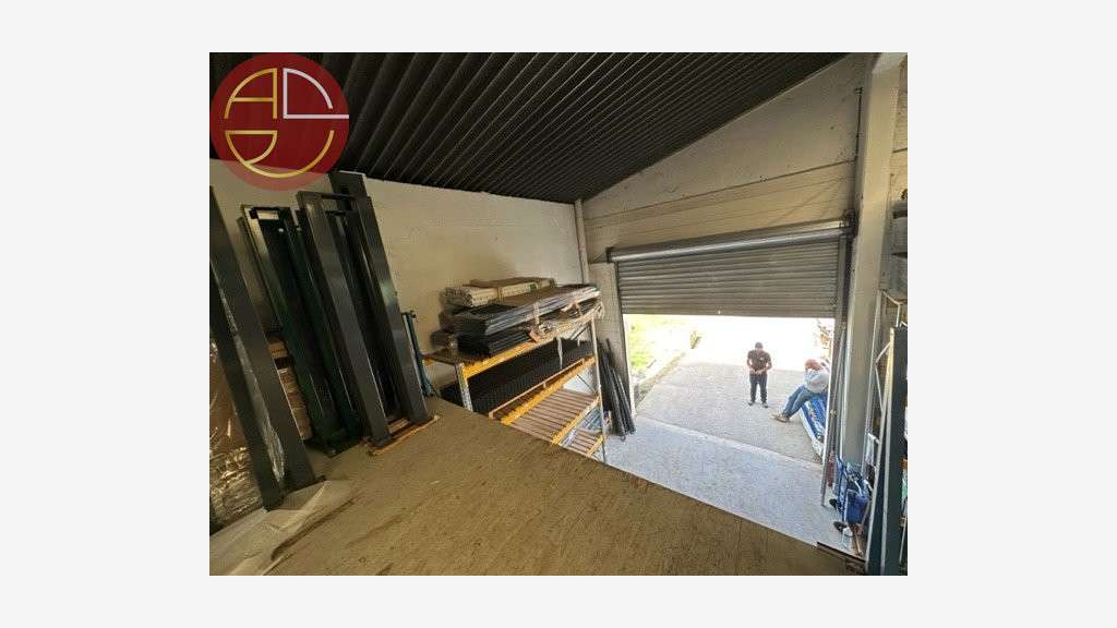 Loue local d'activité de 302m² à Toulouse Thibaut