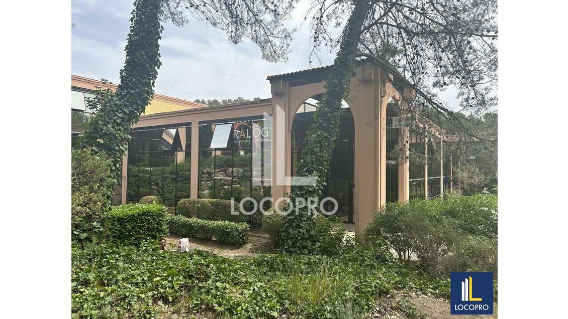 Bureaux de 540m² à louer à Valbonne