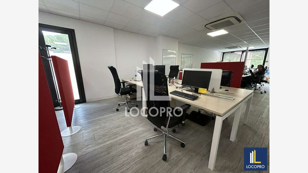 Bureaux de 540m² à louer à Valbonne