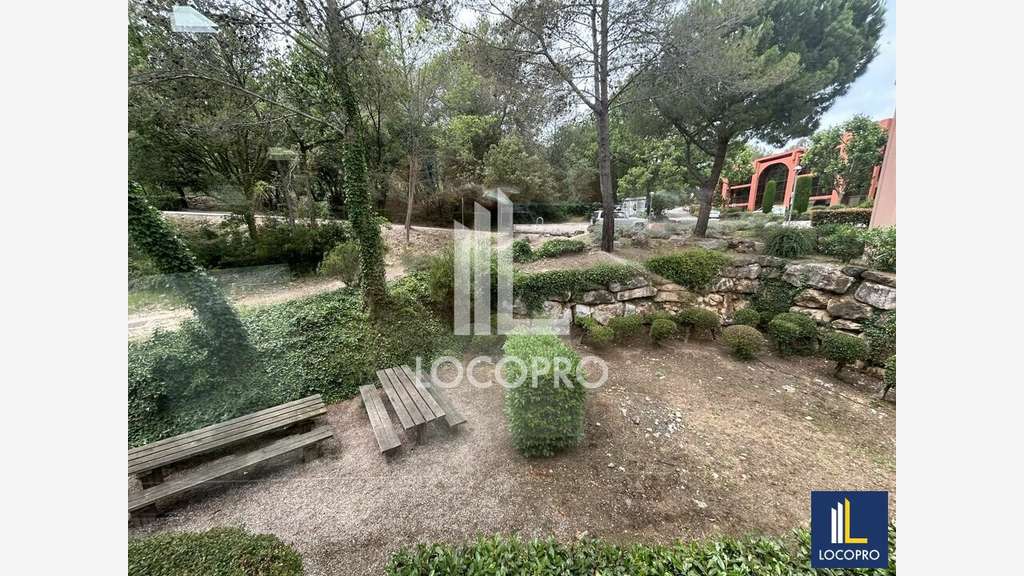 Bureaux de 540m² à louer à Valbonne