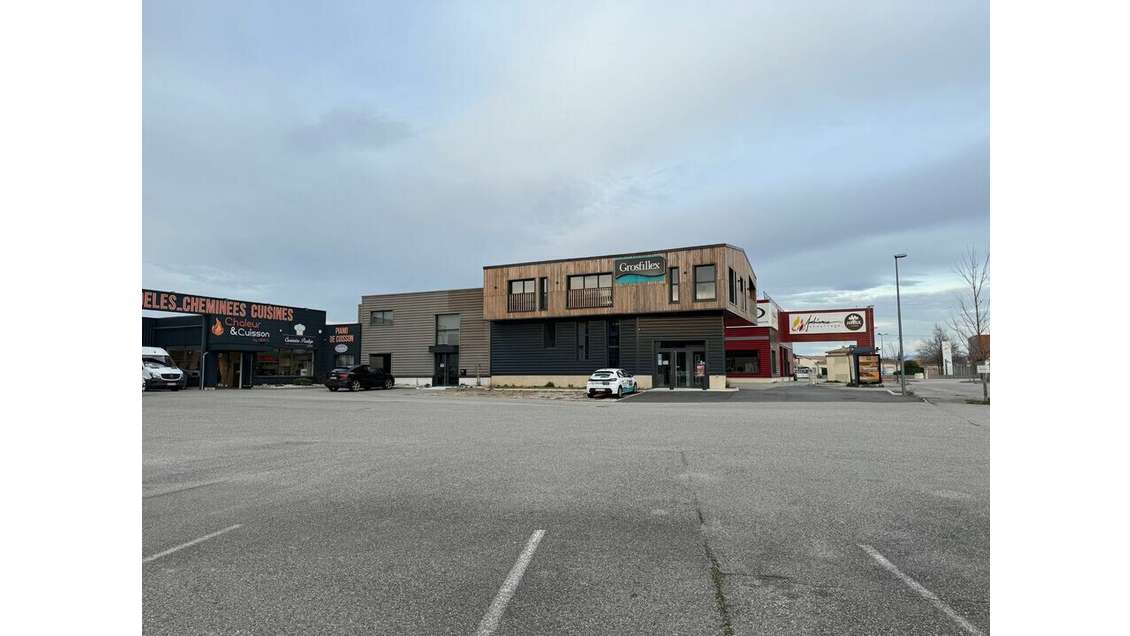 Loue local commercial 150m² St-Marcel-lès-Valence