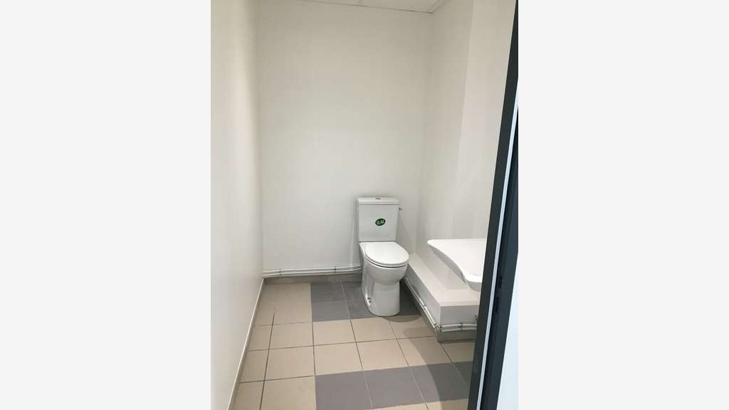A louer bureaux de 66m² à Valence Polygone