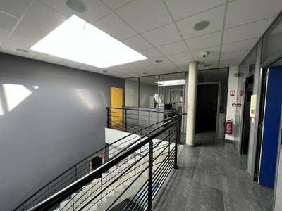 Immeuble de bureaux récent à louer à Valence Sud