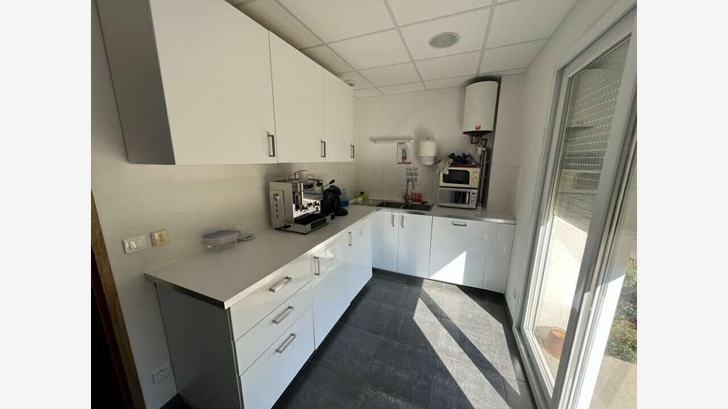 Immeuble de bureaux récent à louer à Valence Sud