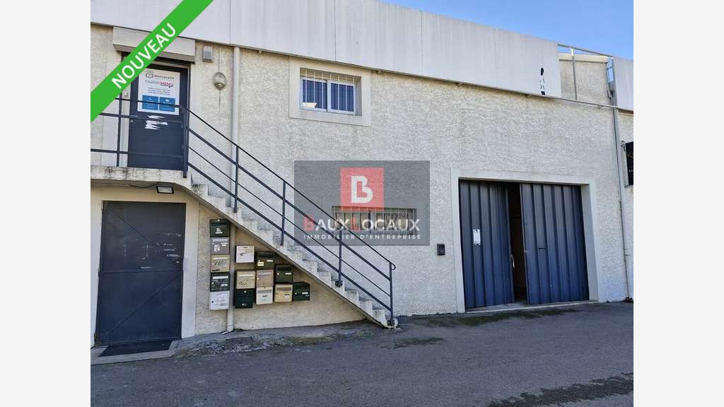 A louer local de 125 m² Venelles empl stratégique