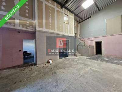 A louer local de 125 m² Venelles empl stratégique