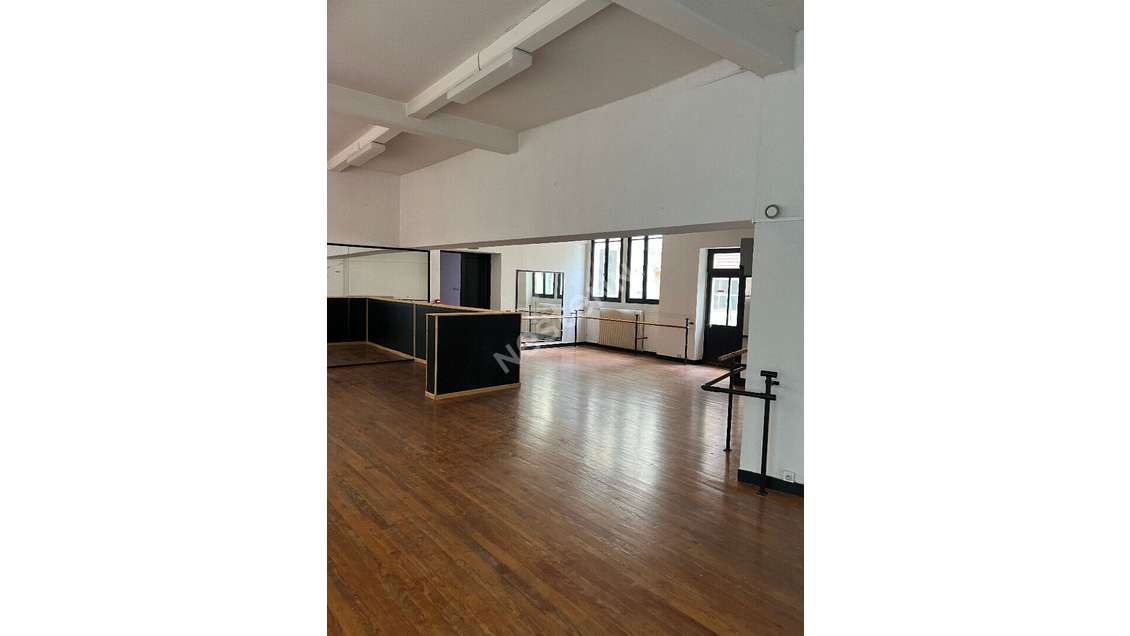 A louer local commercial de 177m² à Verdun