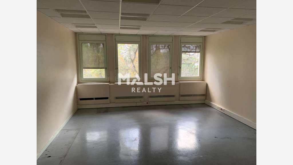 Loue bureaux de 1026m² divisibles à Villeurbanne