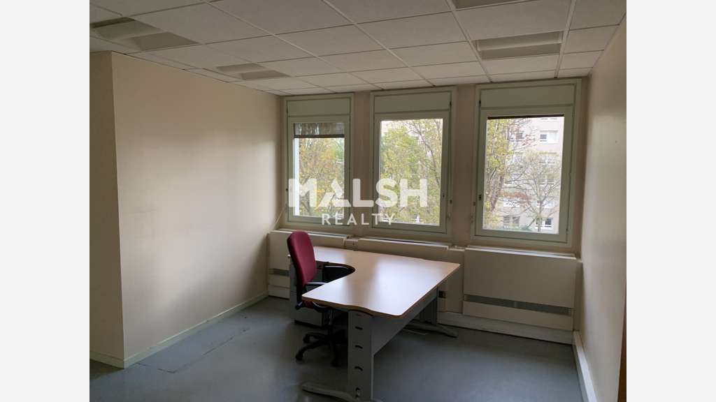 Loue bureaux de 1026m² divisibles à Villeurbanne