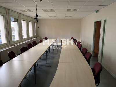 Loue bureaux de 1026m² divisibles à Villeurbanne