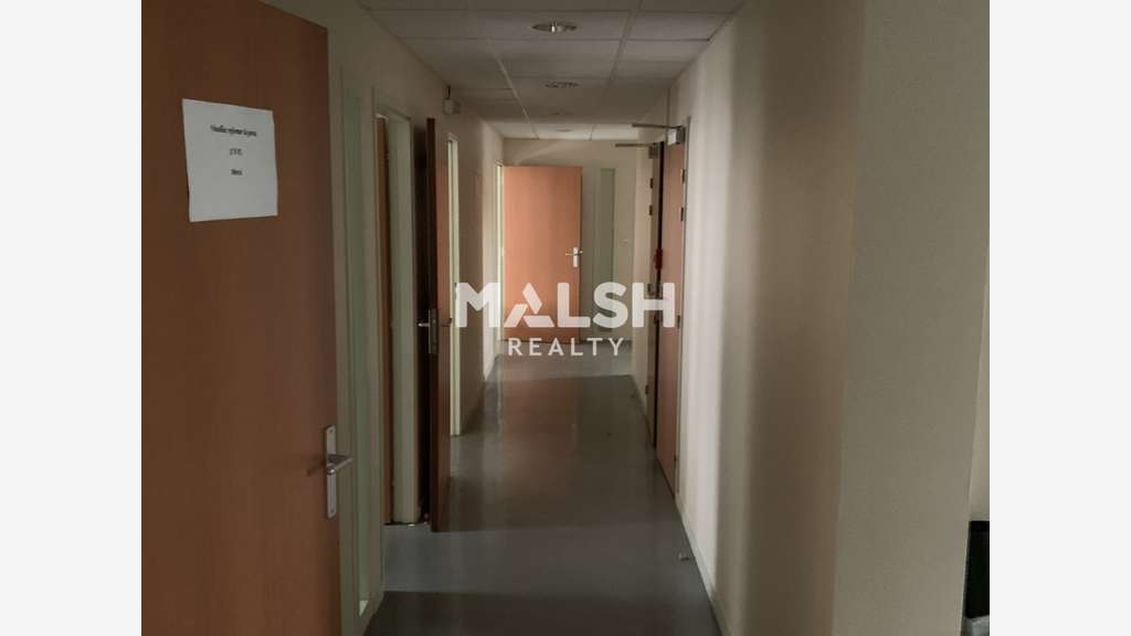 Loue bureaux de 1026m² divisibles à Villeurbanne