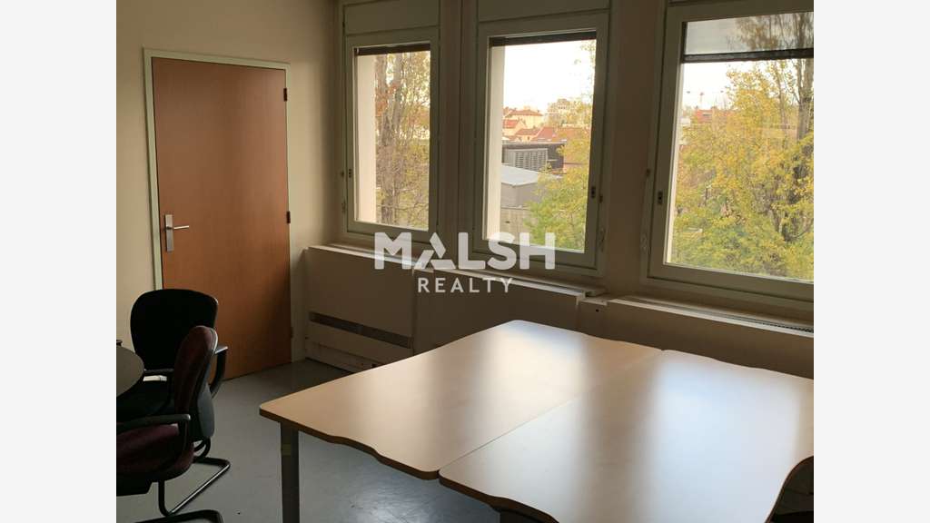 Loue bureaux de 1026m² divisibles à Villeurbanne