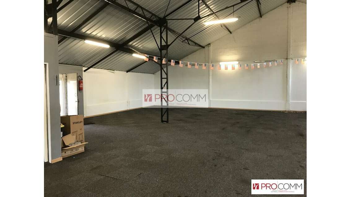 Atelier bureaux 250m² à louer à Vitray en Beauce