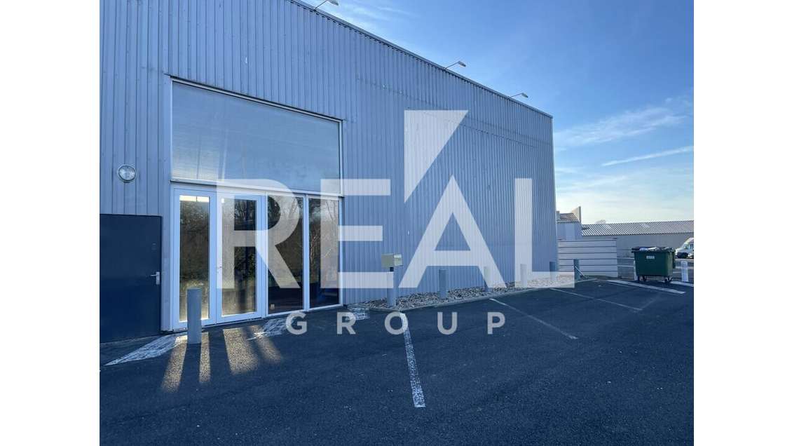 Location entrepôt 300m² Zone Artisanale Yvrac