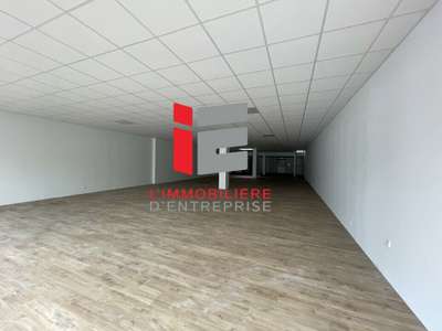 A louer local commercial de 495m² en zc à Lorient