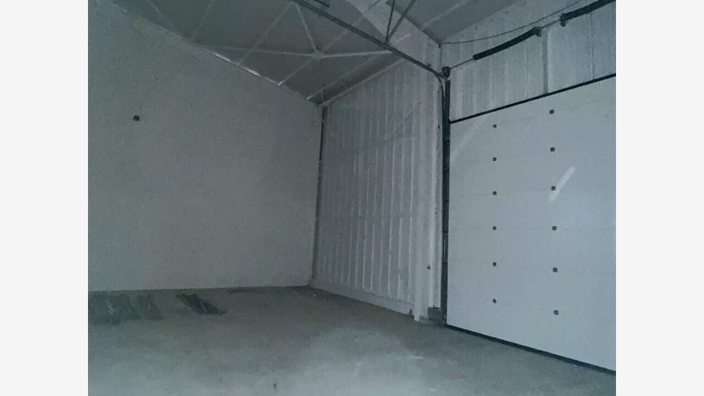 A louer local commercial de 495m² en zc à Lorient
