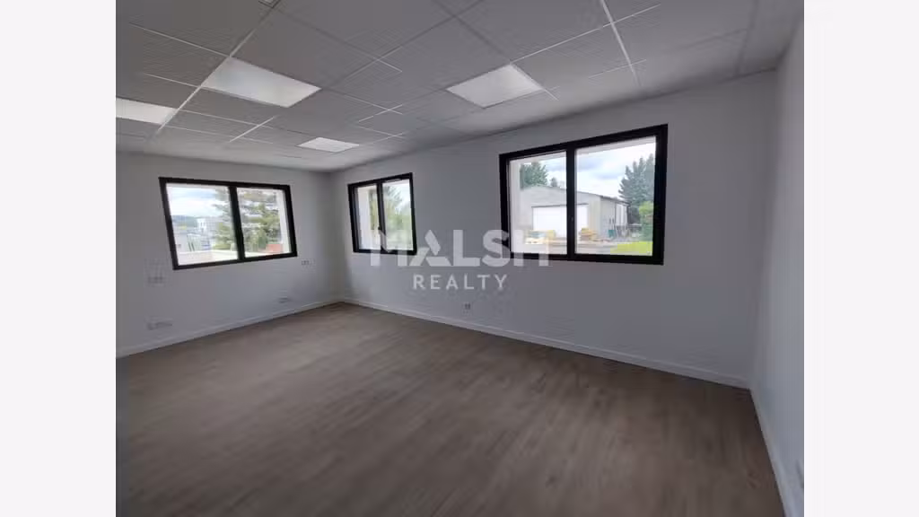 Locaux d'activités à vendre ou à louer à Mornant