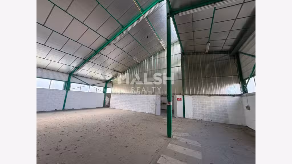 Locaux d'activités à vendre ou à louer à Mornant