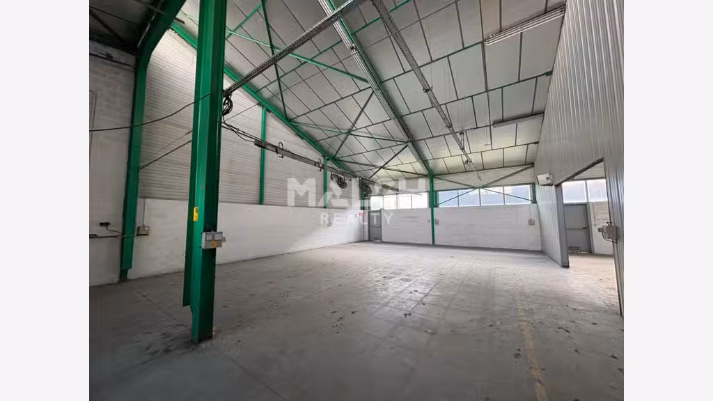 Locaux d'activités à vendre ou à louer à Mornant
