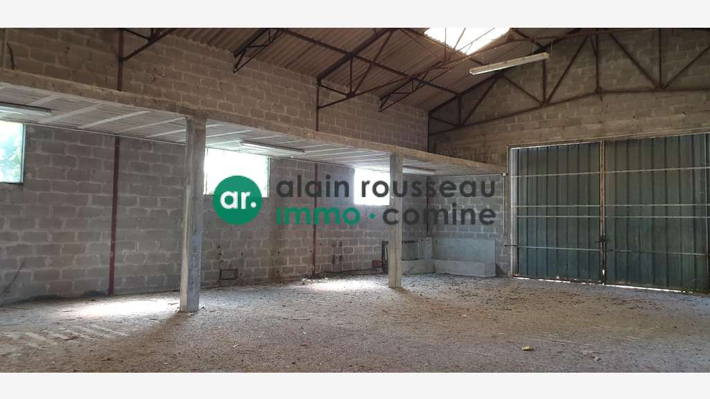 A vendre bureaux 640m² à Sainte-Gemmes-sur-Loire