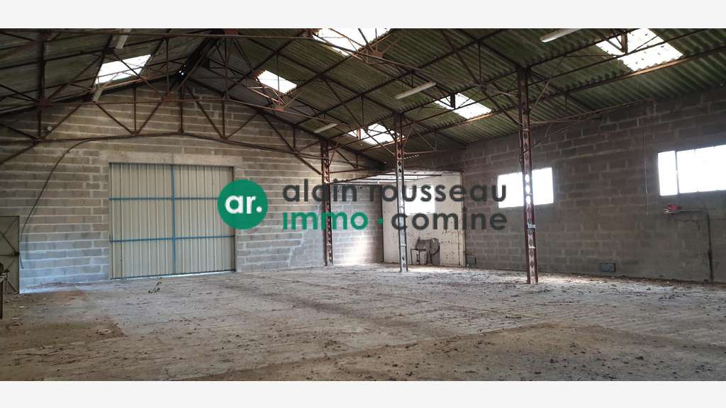 A vendre bureaux 640m² à Sainte-Gemmes-sur-Loire