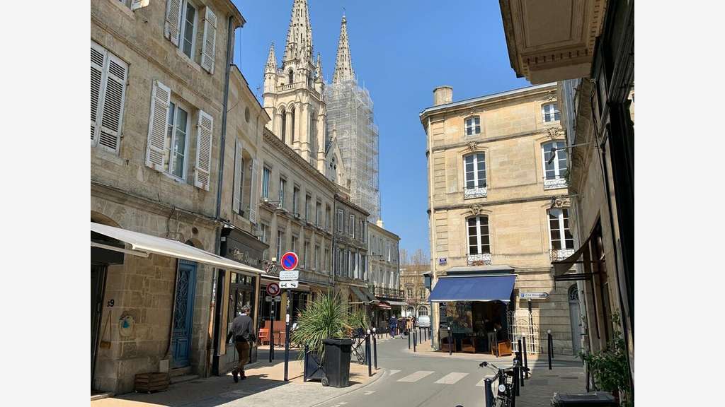 Bar avec terrasse à vendre à La Rochelle centre