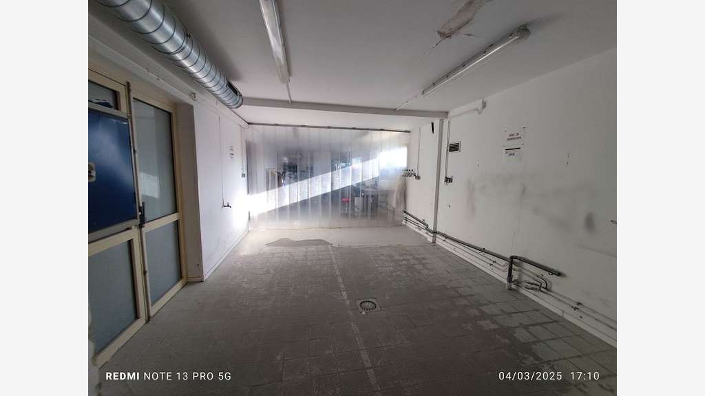 A vendre bâtiment 1200m² Quimper accès RN165