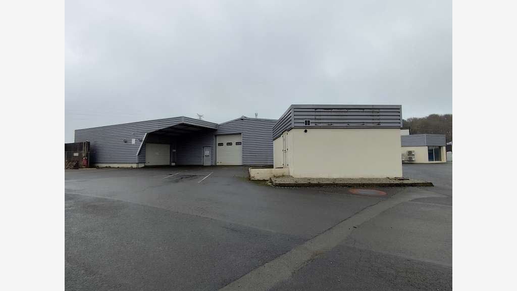 A vendre bâtiment 1200m² Quimper accès RN165