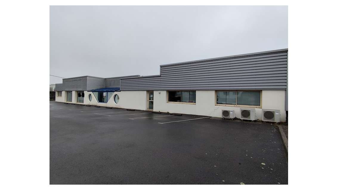 A vendre bâtiment 1200m² Quimper accès RN165