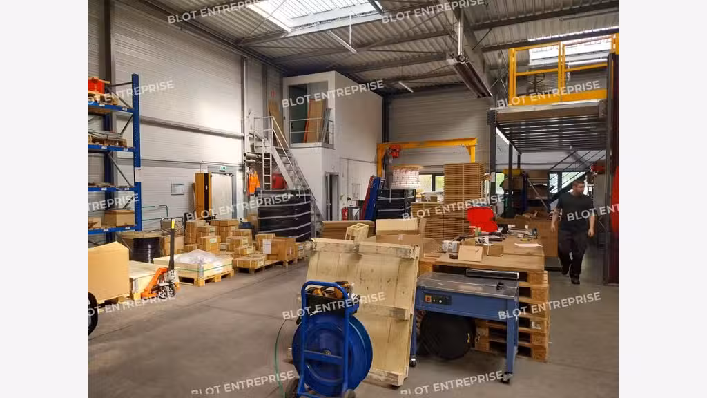 A vendre bâtiment d'activités 1150m² à Couëron